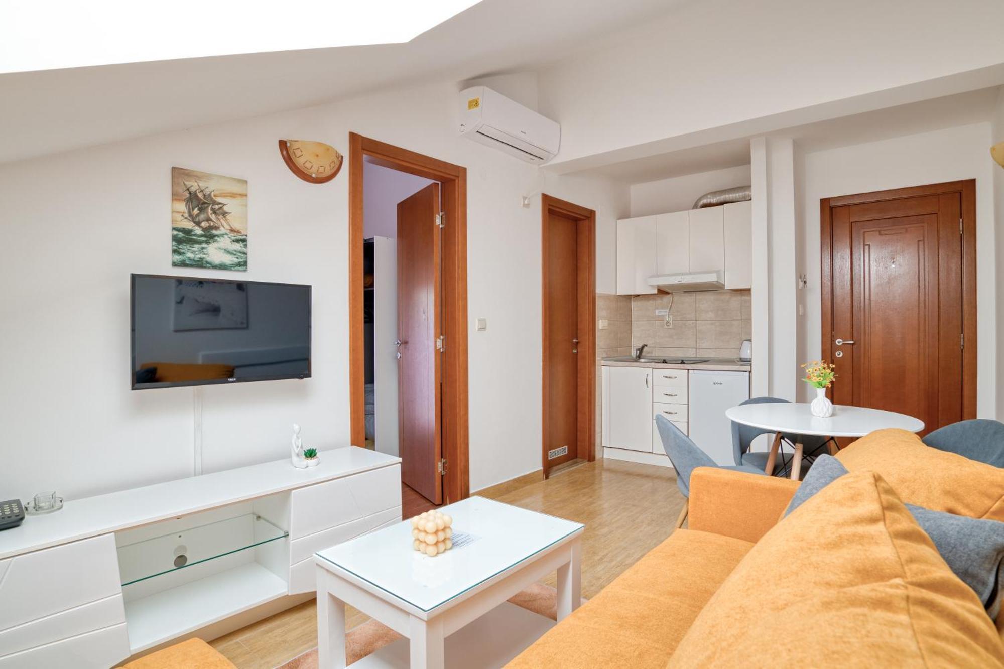 Garni Hotel Milica 赫尔采格诺维 外观 照片